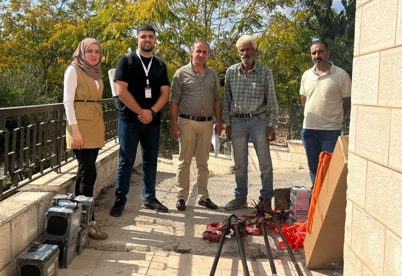 بلدية بيرزيت واتحاد الشباب الفلسطيني يتعاونان لدعم موسم قطف الزيتون