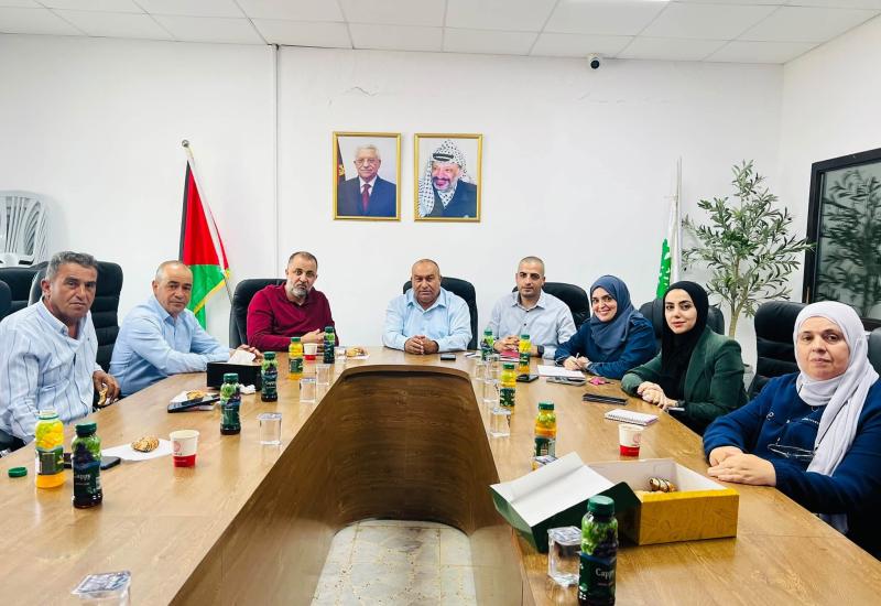 بلدية بيرزيت تبحث إطلاق مشروع مركز شرطة بيرزيت الحديث لتعزيز الأمن وخدمة المواطنين في البلدة والمناطق المجاورة